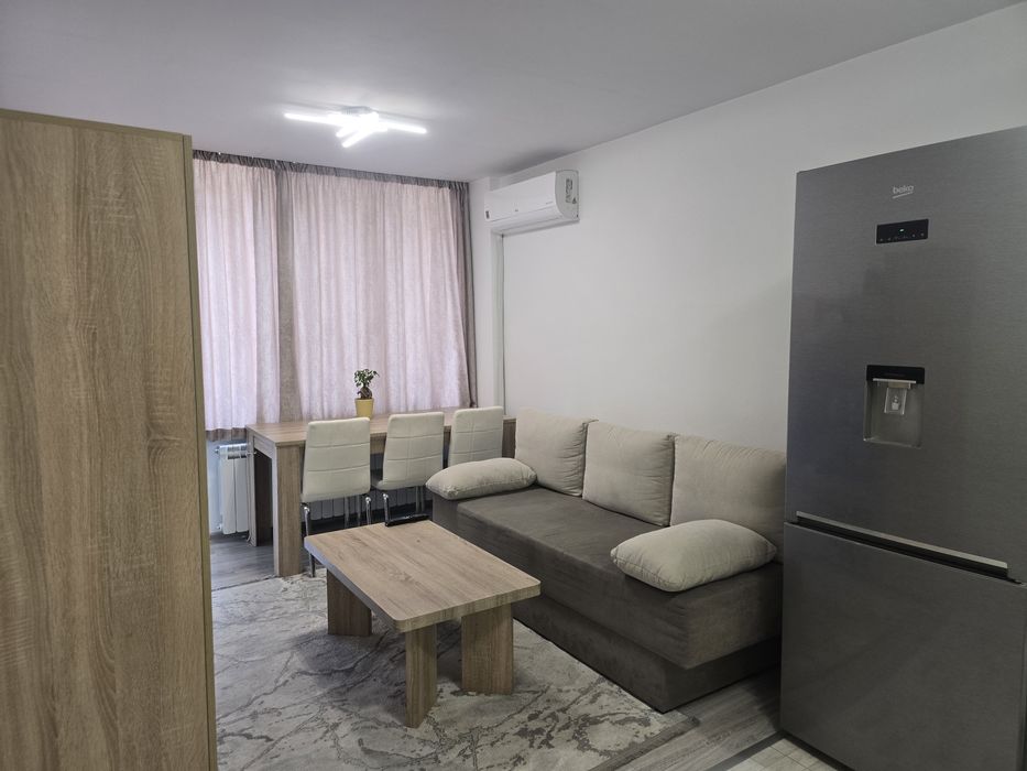 Продава се Тристаен апартамент в Сливен, Център - 70 кв.м за 2143 €/кв.м - Снимка #3