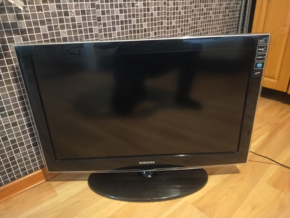 Самсунг  Вестел два телевизор