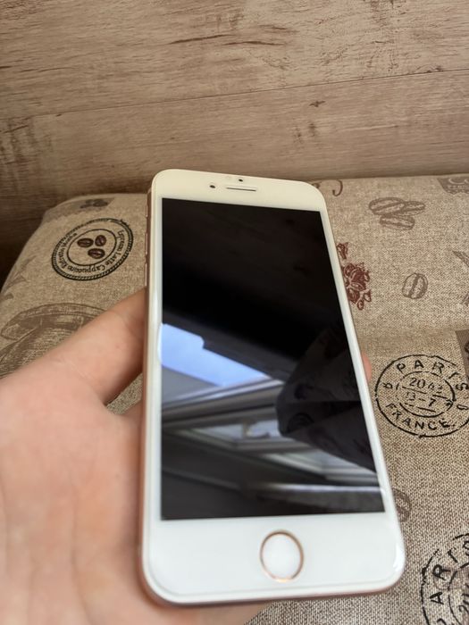 iPhone 8 Gold 64GB 100% Battery Health