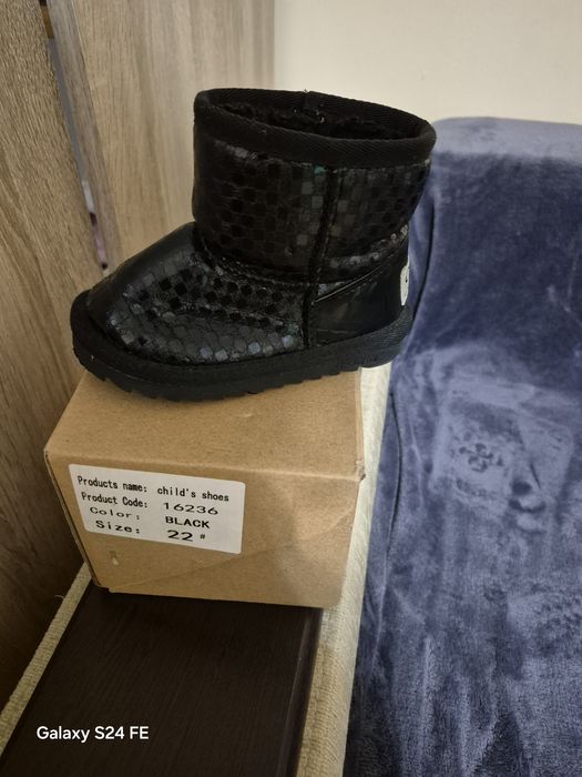 Incaltaminte tip ugg