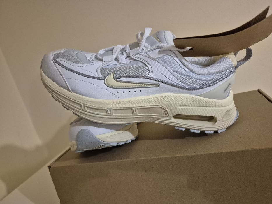 Nike Air Max Bliss damă