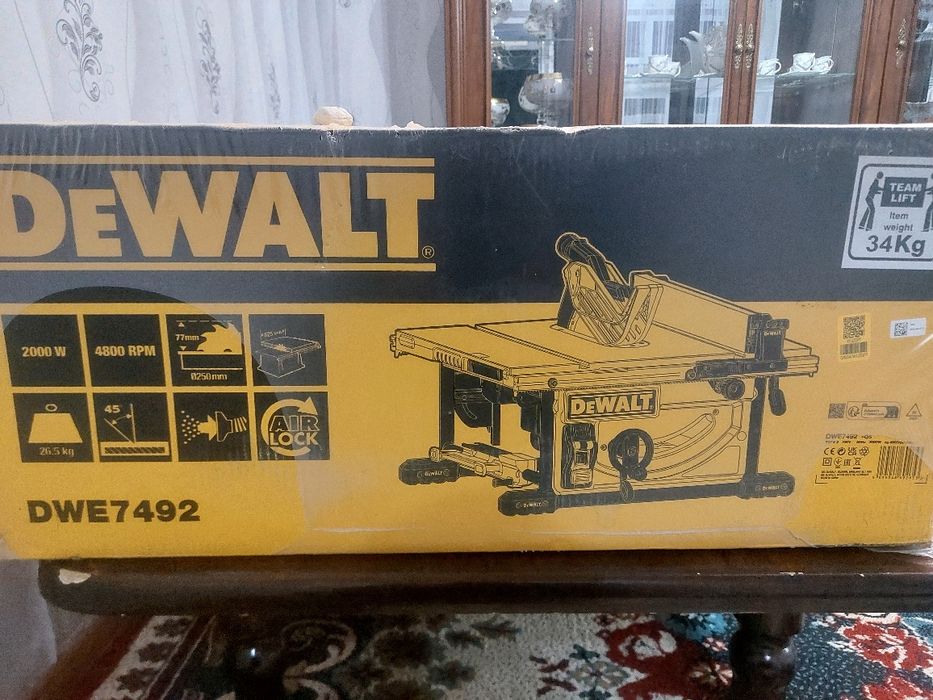 Dewalt yengi pochkasi ochilmagan