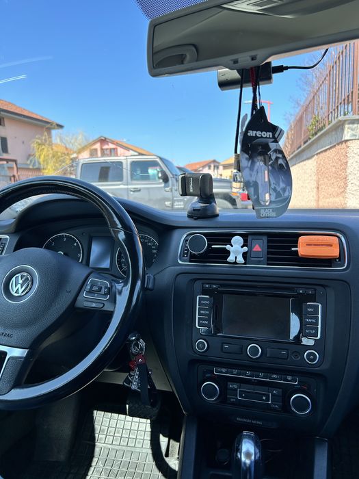 VOLKSWAGEN Jetta 2012 — imagine 5