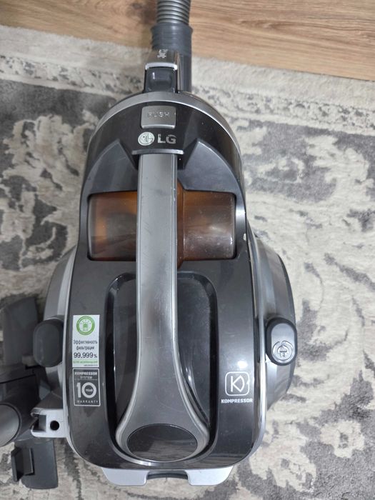 Продается пылесос LG