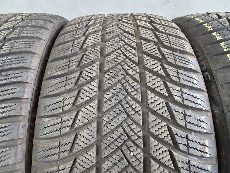 245/40/18 BRIDGESTONE 4бр