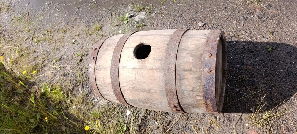 Бочка деревянная с пробкой