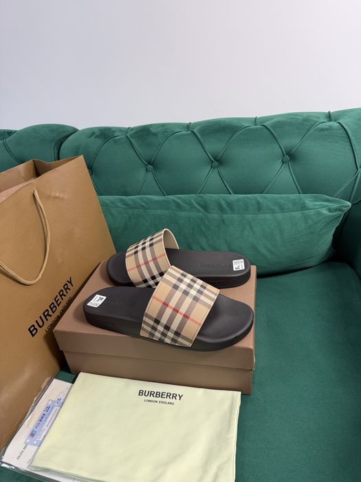 Papuci Burberry Full Box colectie noua vara