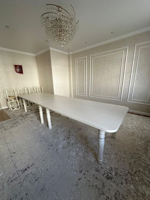 Продам стол без стульев