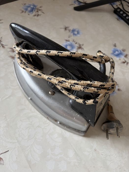 Продам утюг советский