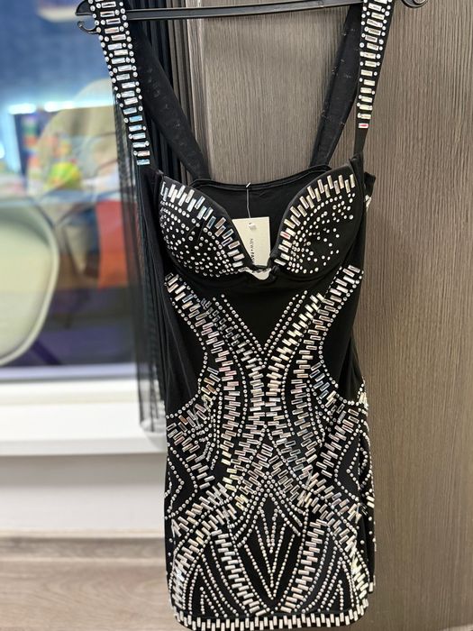 Парти Рокля с камъни