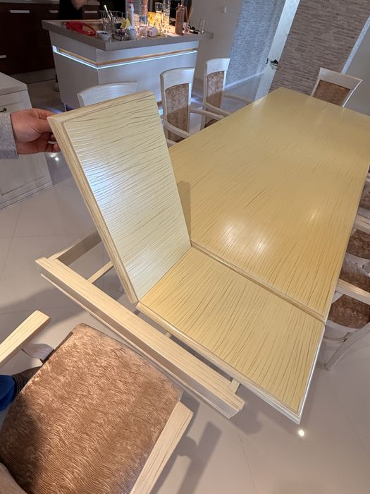 Трапезна маса за 8/10 души + 10 стола + шкаф