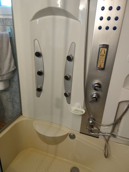 Vând cabină de duș cu vană
