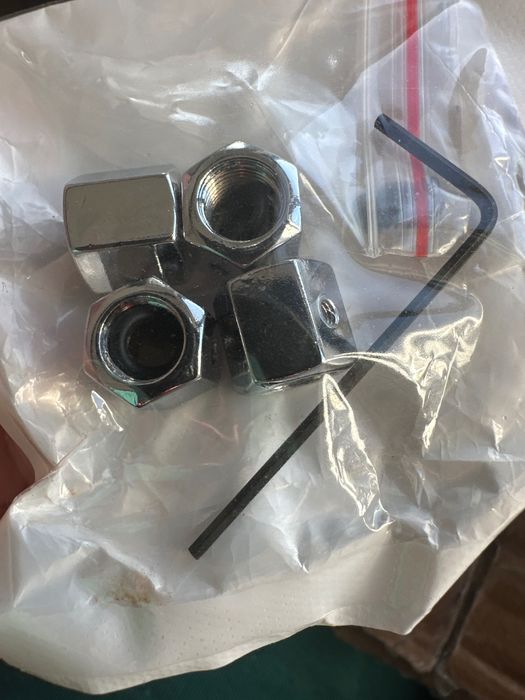 Капачки BMW M със защита против кражба