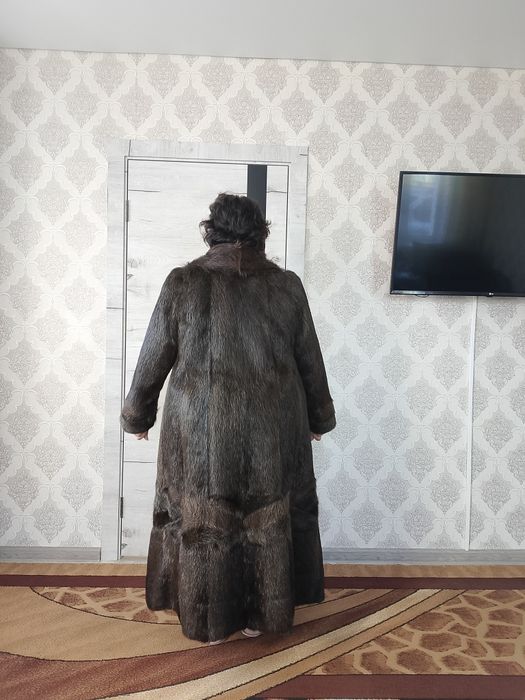 Продам нутриевую шубу