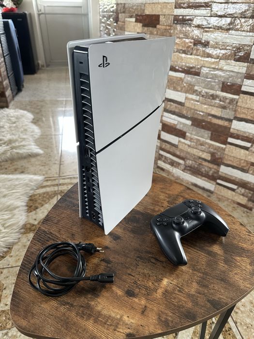 Consolă PS5 Slim 1TB (pornește, dar nu afișează video, defectă)