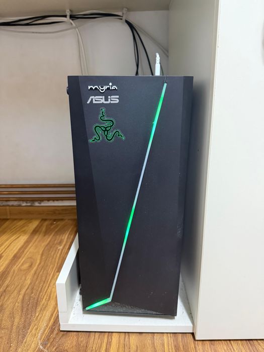 Pc de gaming Asus - in stare buna