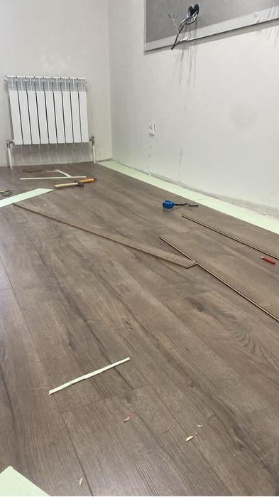 укладка ламината и наливной пол