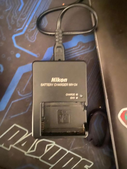 Продам цифрозеркалку Nikon D3100