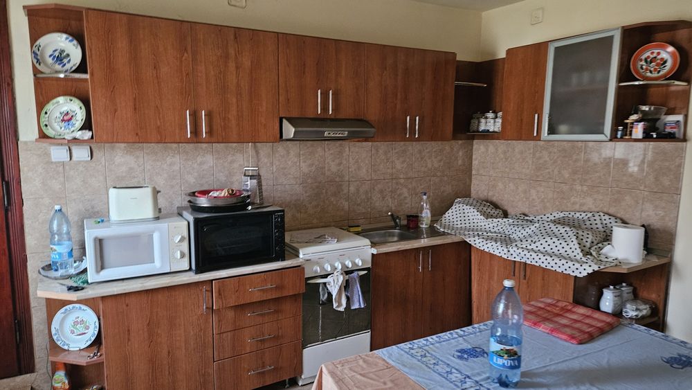 Casa spatioasa cu etaj, 320mp, 500mp teren , Sebis , Arad