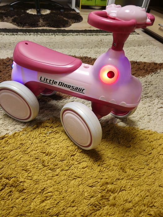 Bicicleta echilibru cu 4 roti Little dinosaur roz
