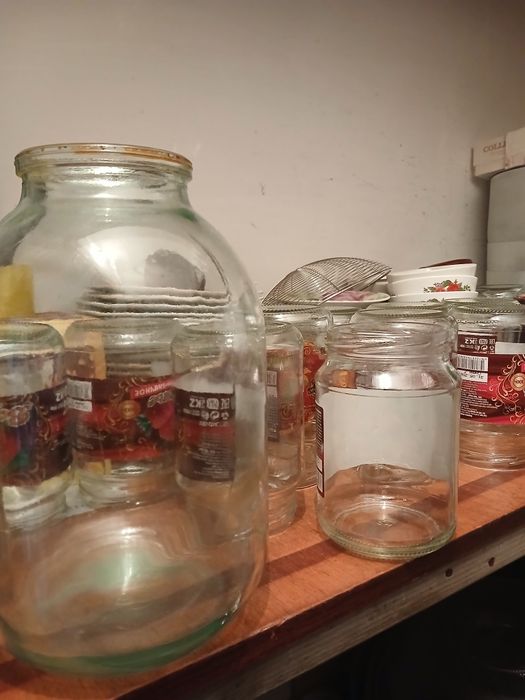 Продам банки стеклянные 0,7 литр, 1 литр , 2 литр