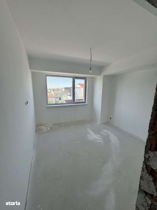 Apartament 3 camere decomandat/nou/ metrou 1Mai