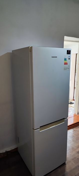 продам холодильник Samsung