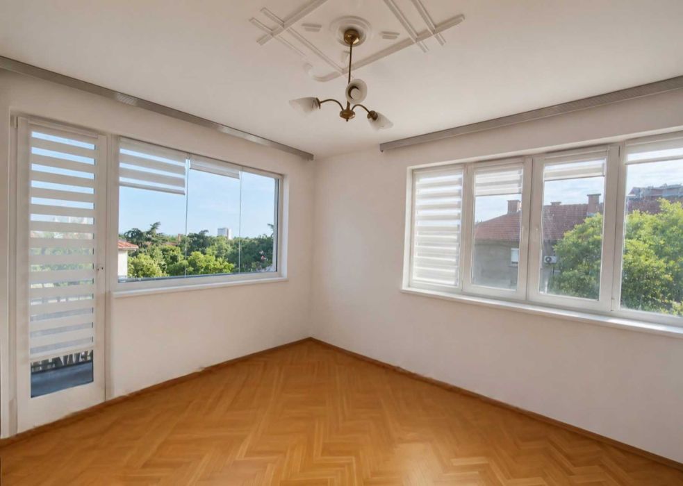 Продава се Тристаен апартамент в Стара Загора, Център - 65 кв.м за 1154 €/кв.м - Снимка #1