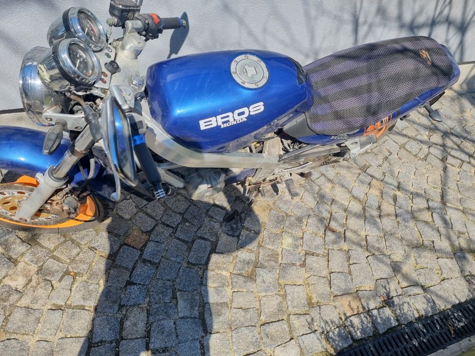 Продавам Хонда Брос Хоук 650