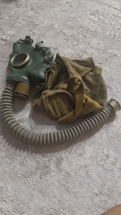 Противогаз гп4у.