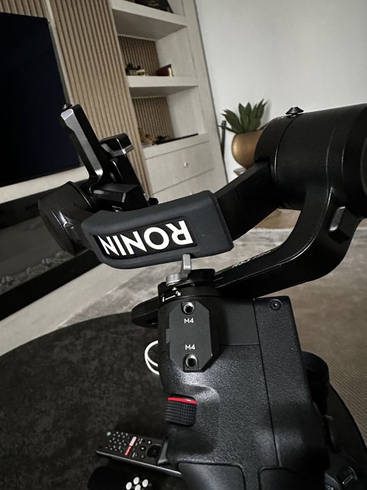 DJI RS 3 Mini – Ca Nou – Folosit de 2 Ori – Impecabil