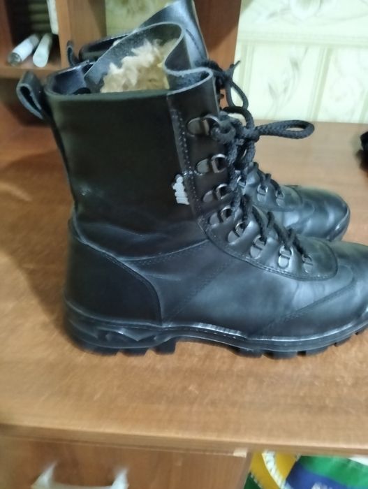 Продам зимний берцый 43 размер