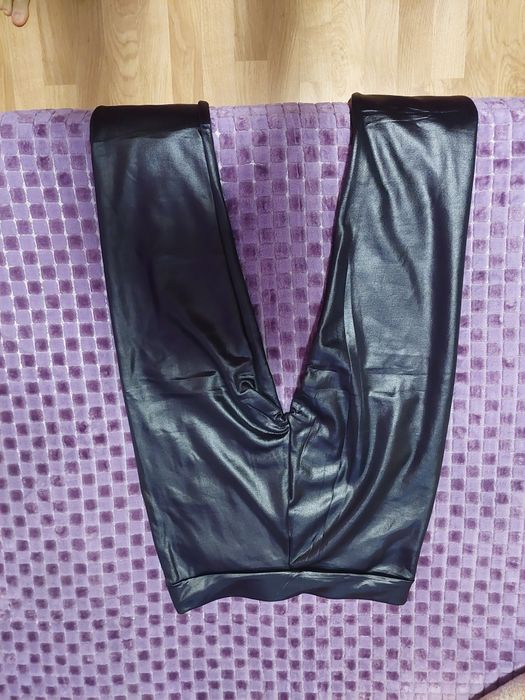 Pantaloni elastici mărimea M/L,pentru femei