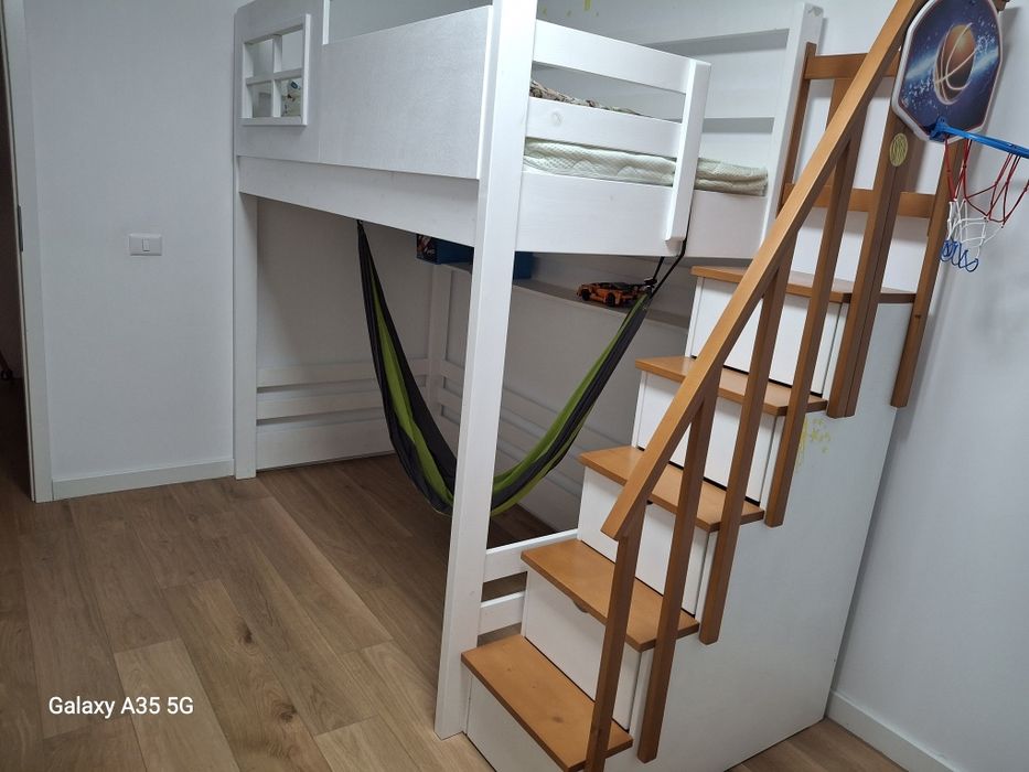 Pat inalt lemn masiv, etajat, tip casuta