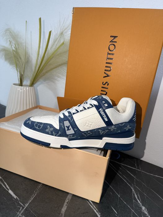 Adidasi Louis Vuitton