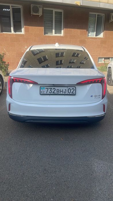 Сдаётся Электромобиль HONGQI E-QM5