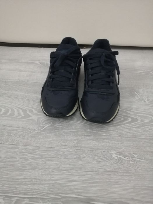 Продам кроссовки Reebok