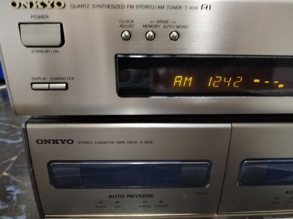 Casetofon deck Onkyo și tuner FM stereo