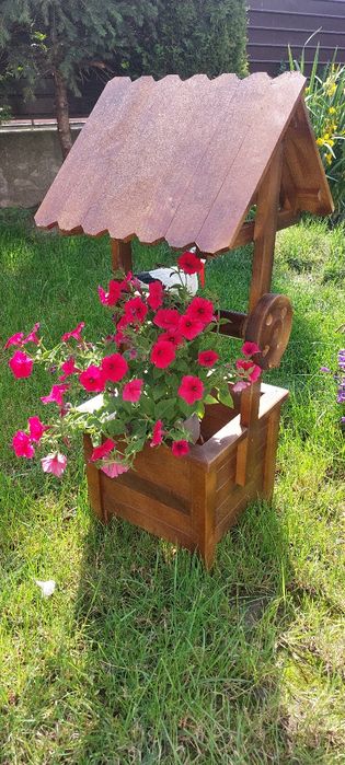 Fantana decorativa din lemn