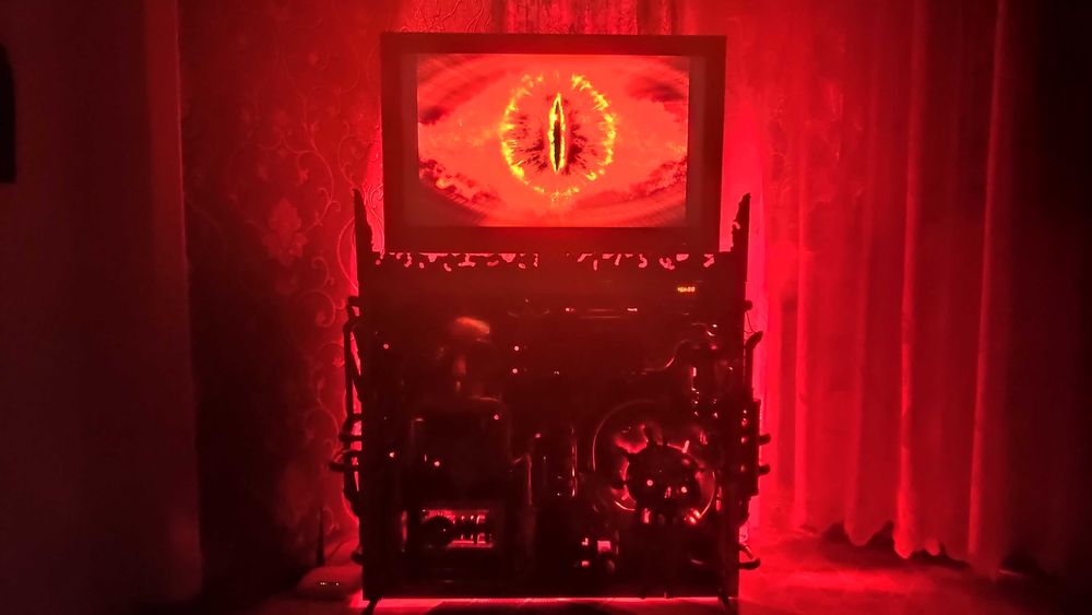 Подставка стимпанк с черепами.