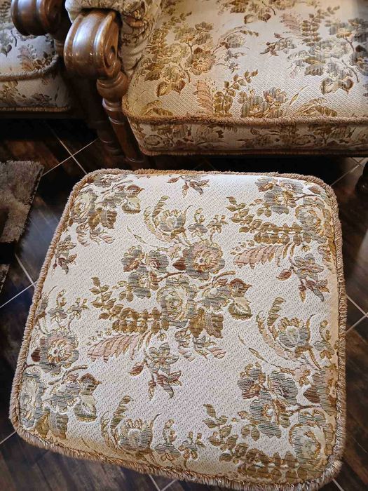 Холова гарнитура, фотьоил и таборетка