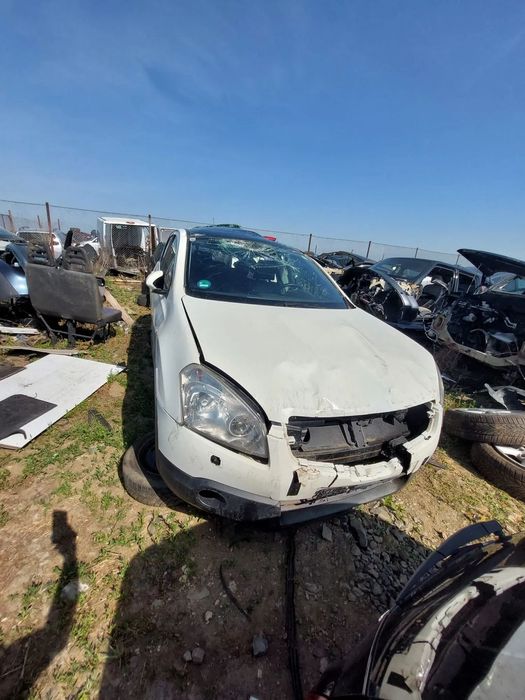 Dezmembrez Nissan Qashqai 2.0 dci