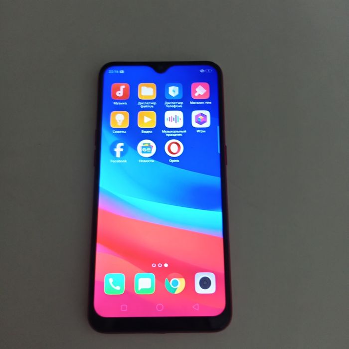 Oppo A5S с чехлом