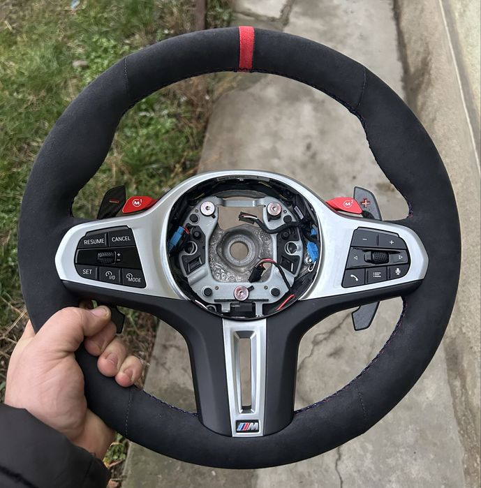 Tapiterii  si volane auto