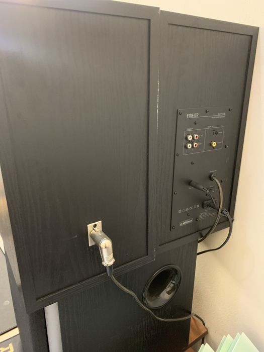 2 kolonka va subwoofer yangi ishlatilmagan