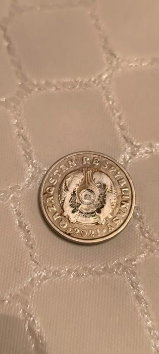 Монеты брак 100 тенге 20 тенне