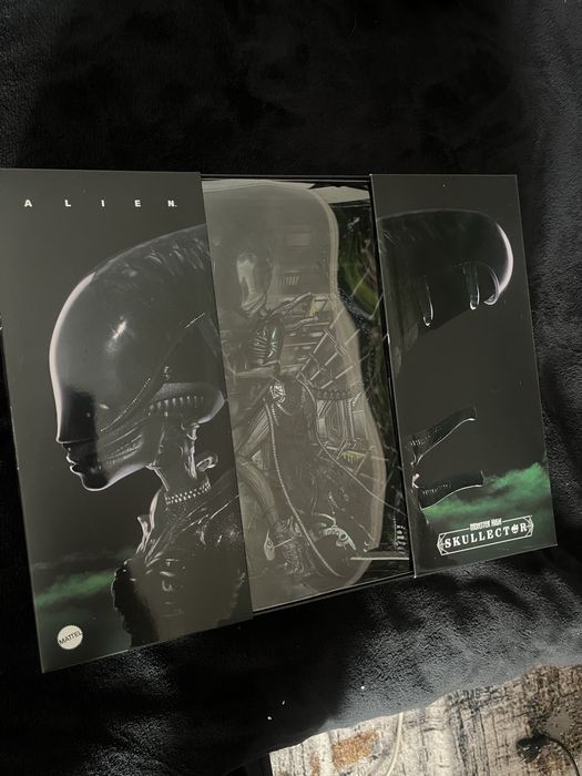 Чужой монстр хай