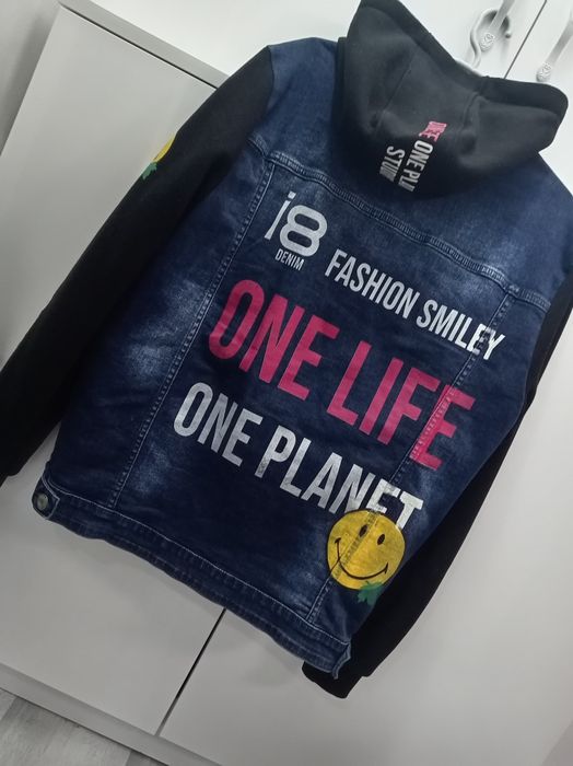 Geaca de blugi cu mâneci din material textil, mărime XL