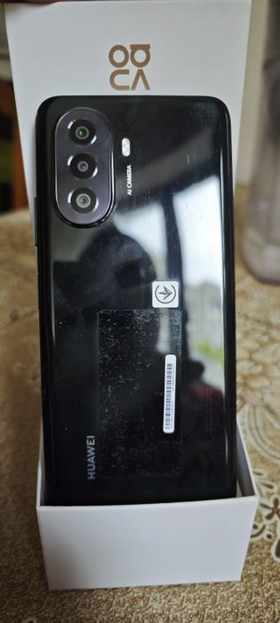 Продавам Huawei nova y70