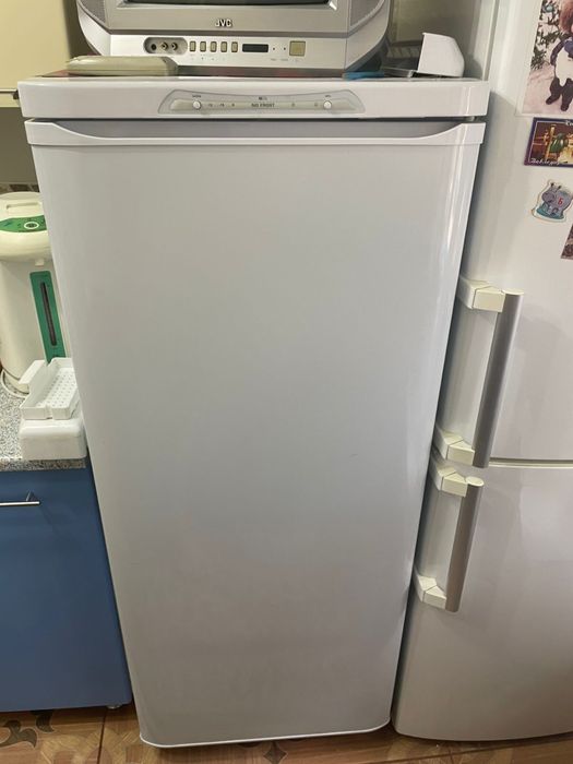 Продам морозильник Бирюса